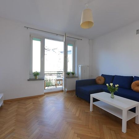 Wilcza 3 - Apartament Dla 4 Osob - 260M Do Ambasady Usa - Duzy Balkon Od Strony Dziedzinca - Wifi - Good Apartments Warsaw Luaran gambar