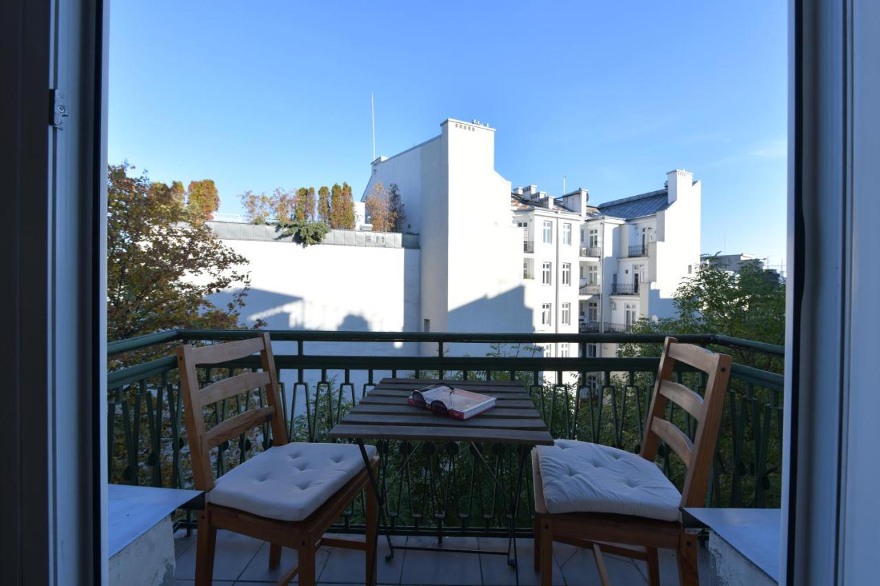Wilcza 3 - Apartament Dla 4 Osob - 260M Do Ambasady Usa - Duzy Balkon Od Strony Dziedzinca - Wifi - Good Apartments Warsaw Luaran gambar
