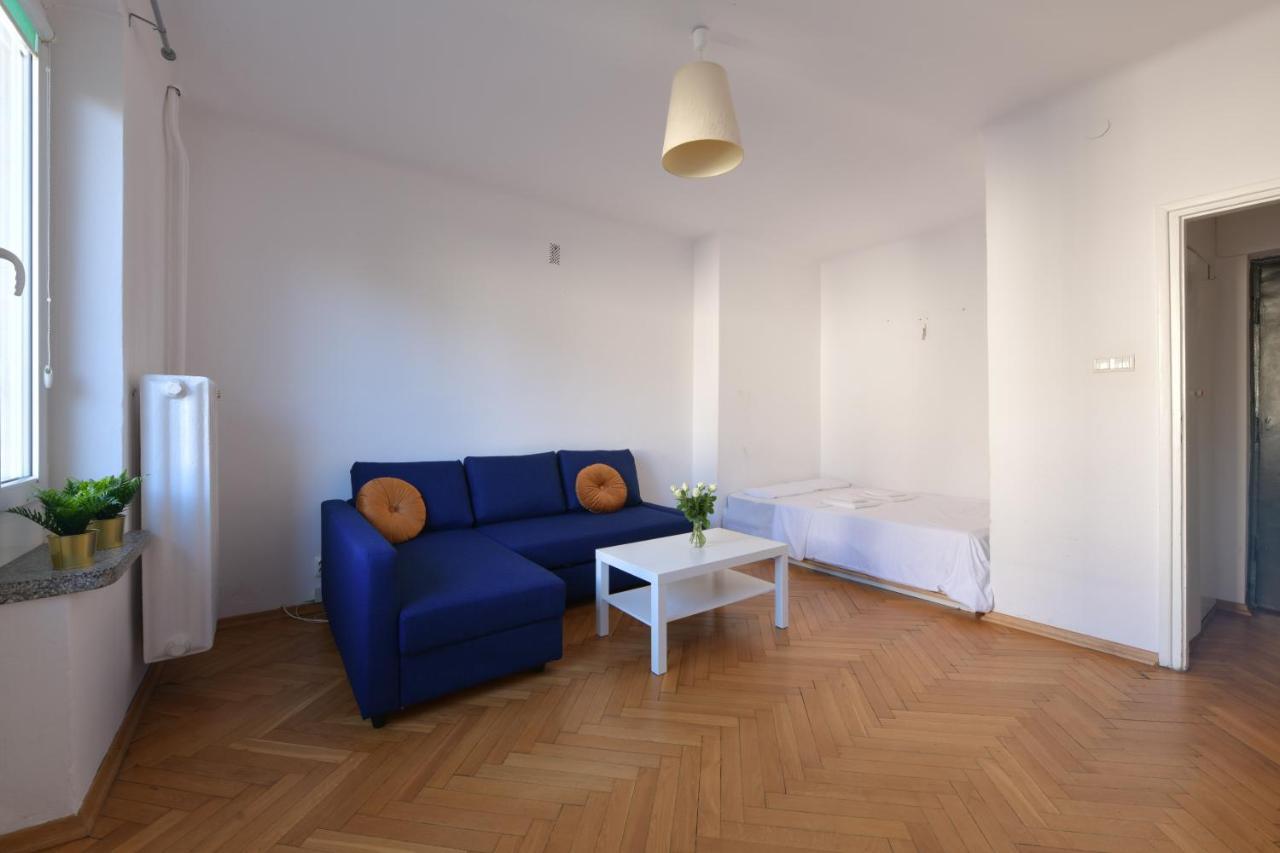 Wilcza 3 - Apartament Dla 4 Osob - 260M Do Ambasady Usa - Duzy Balkon Od Strony Dziedzinca - Wifi - Good Apartments Warsaw Luaran gambar